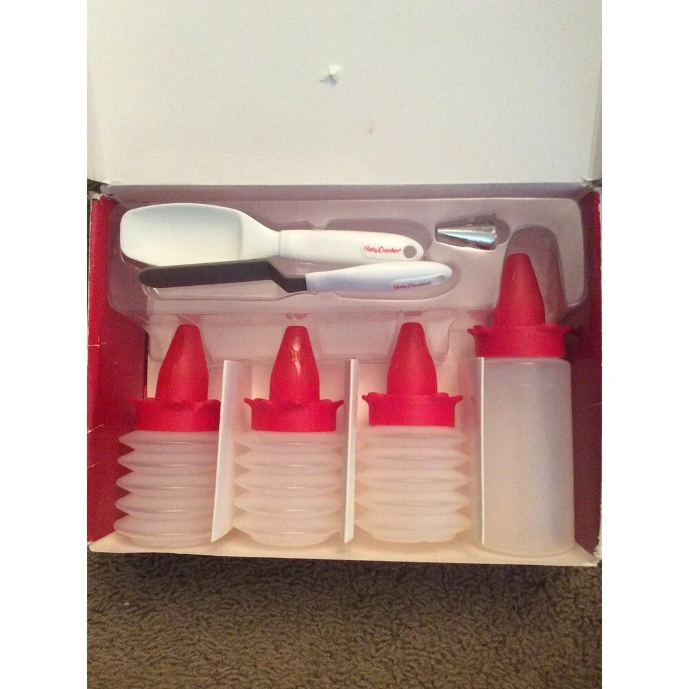 Betty Crocker Decorating Kit B18